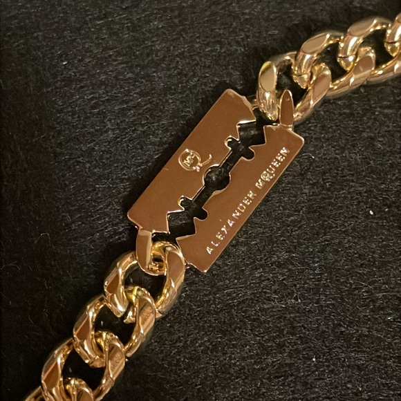 Alexander McQueen Gold Razor Blade Chain Bracelet - Picture 3 of 5